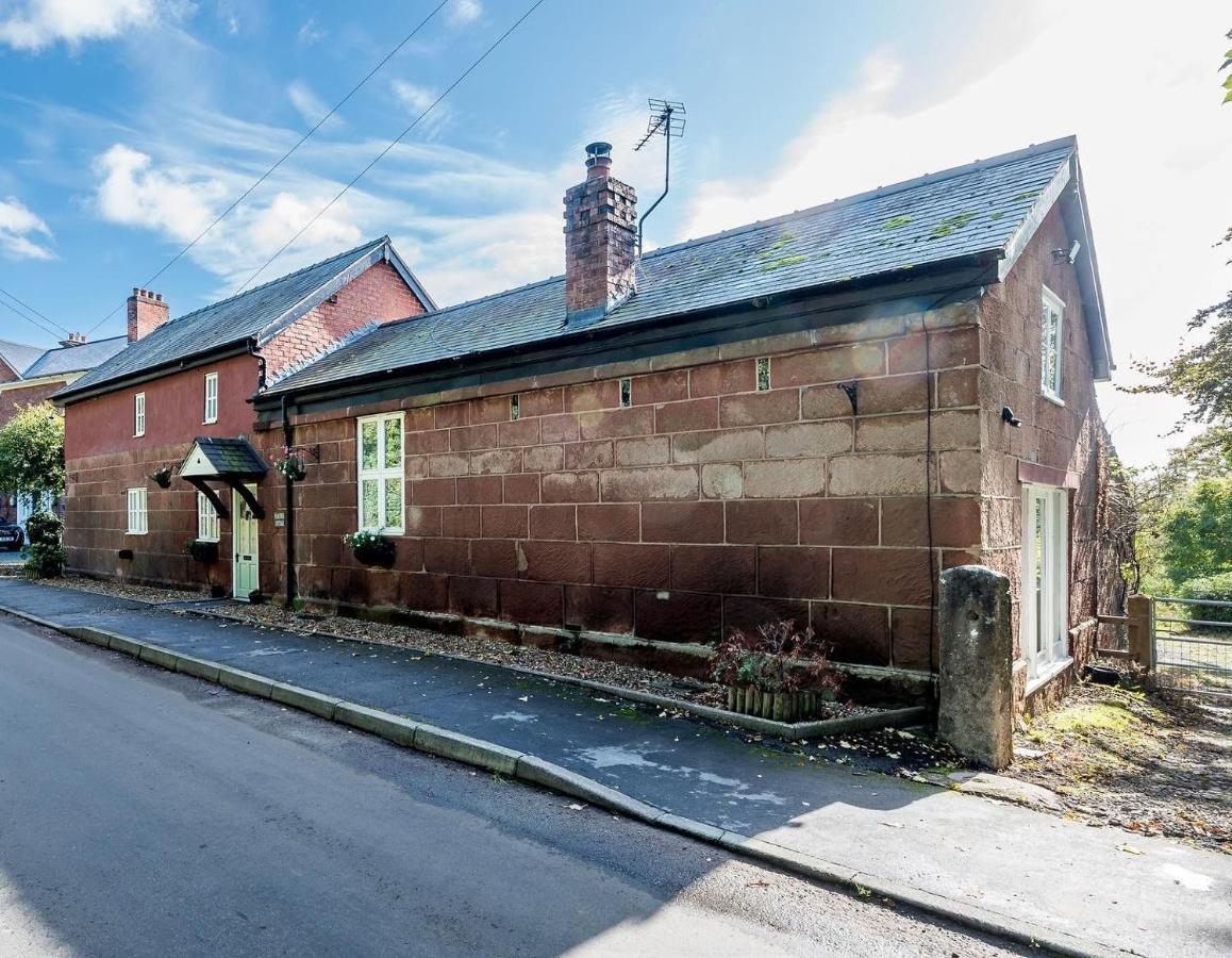 Pear Tree Cottage Courtyard Kinton エクステリア 写真