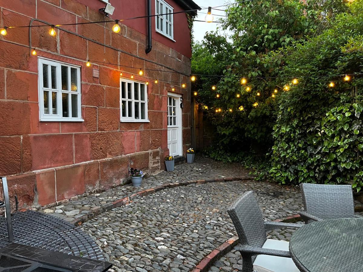 Pear Tree Cottage Courtyard Kinton エクステリア 写真