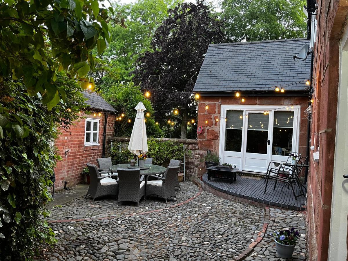Pear Tree Cottage Courtyard Kinton エクステリア 写真